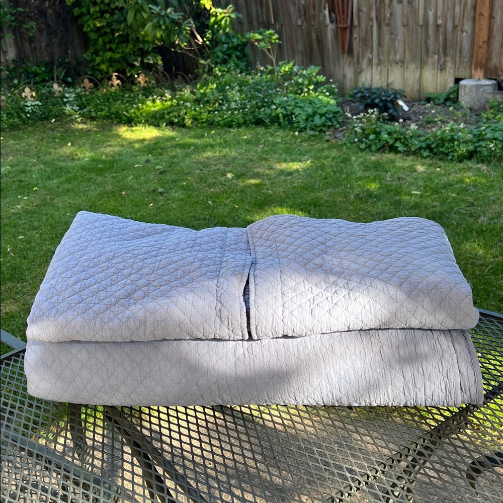 100% Cotton King Quilt Bedspread in Dusty Blue, excellent condition